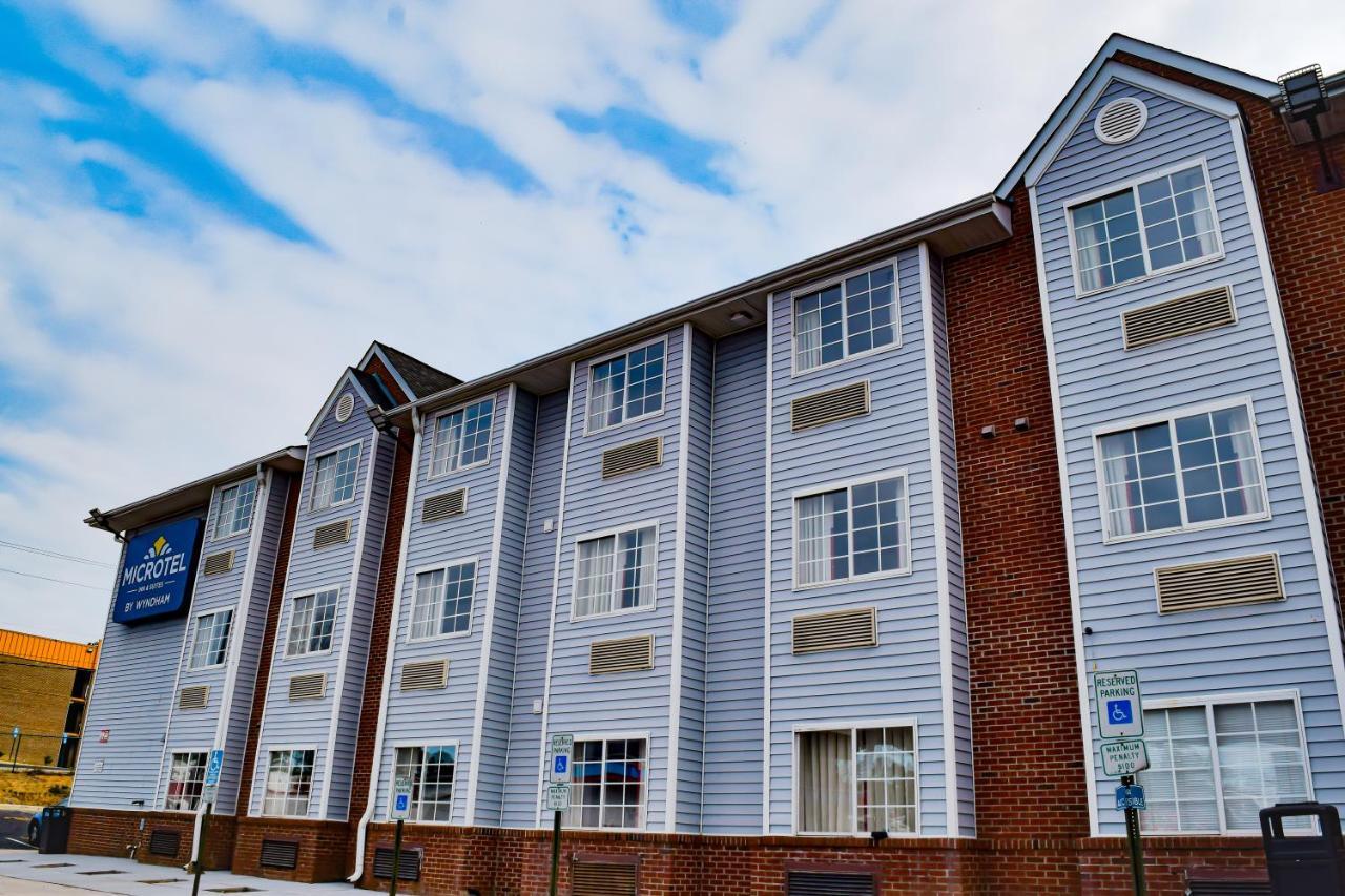 Travelers Inn And Suites Raleigh Bagian luar foto